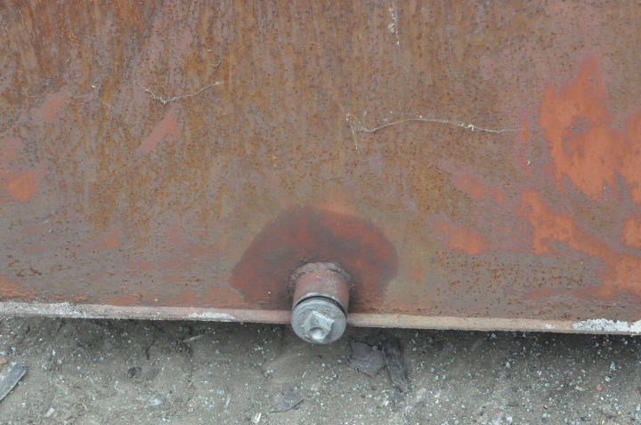 OIL OIL OIL COLOURING CAPACITY About 5500 LITRES 300x125x150 5