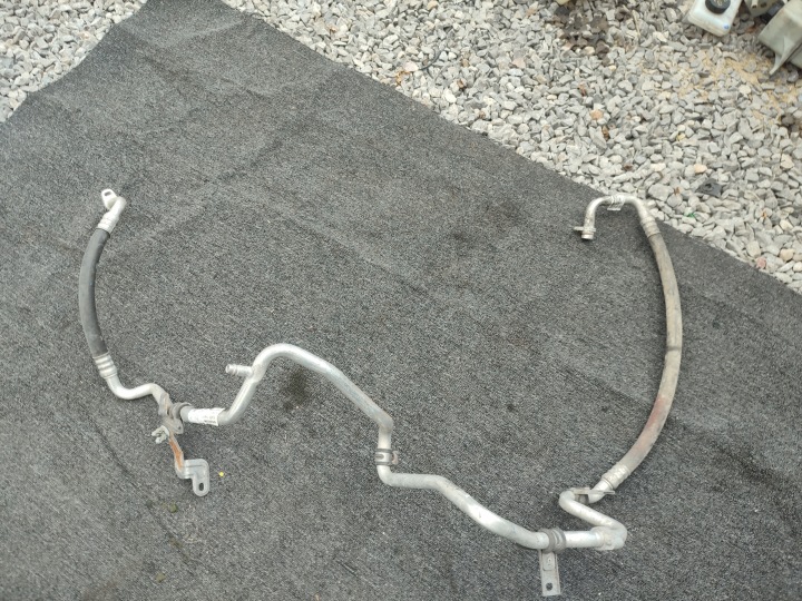 Conduit pieces tuyaux Climatisateur air conditionné Opel Vivaro B 1.6 924807649R 93459101