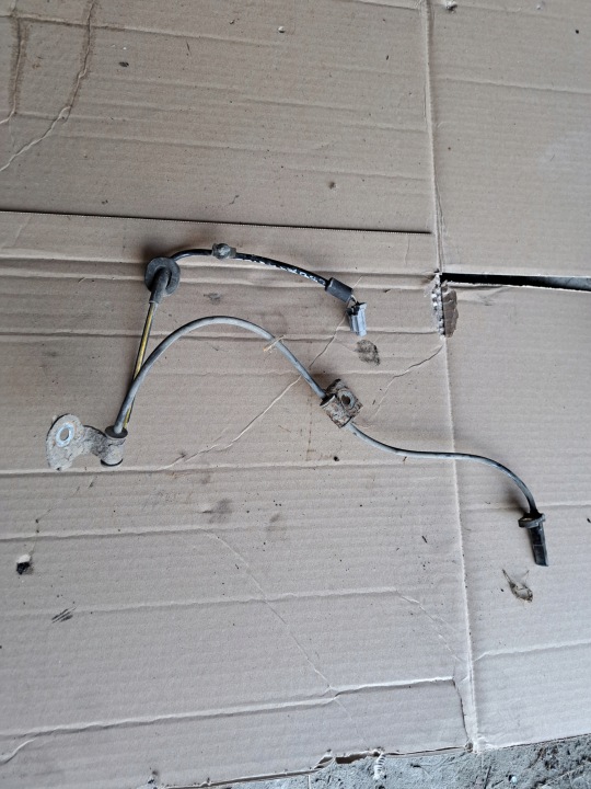 Sensor ABS links vorne SUBARU LEGACY IV 2.0 D 27540AG11