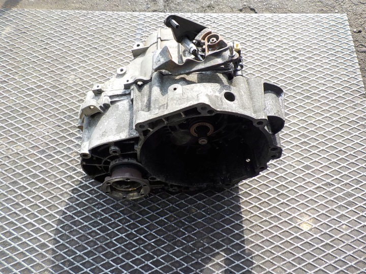 VOLKSWAGEN PASSAT B6 2.0 TDI Getriebe LNZ