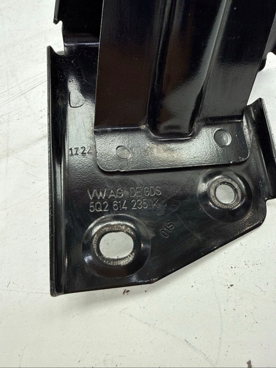 Volkswagen Tiguan 2023 ABS Pump Bracket 7