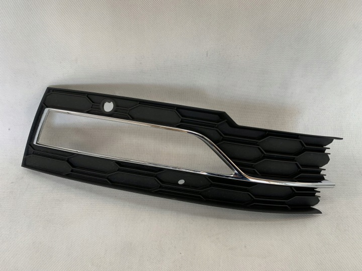 Grille/masque Droit Grille Pare choc Skoda Octavia 4 IV 20r 5E3807682G 02.26
