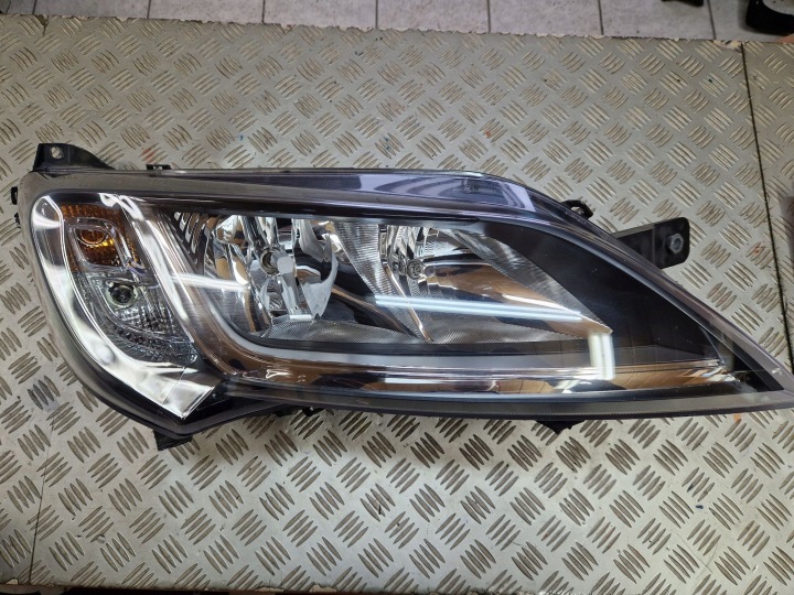 Feux phare Droit ou Gauche Avant FIAT DUCATO III LIFT 2014R-> ZWYKLA Noir
