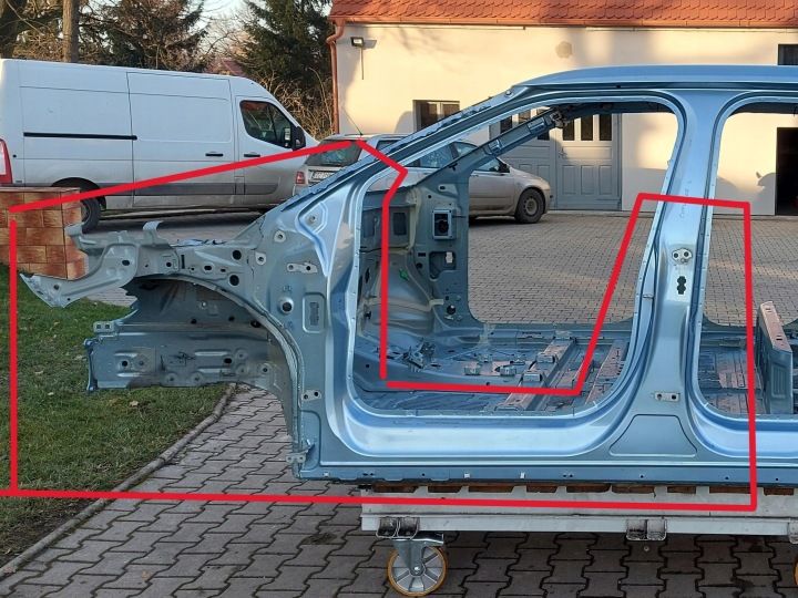 Ford Explorer VII R2KB quarter quarter left front pillar