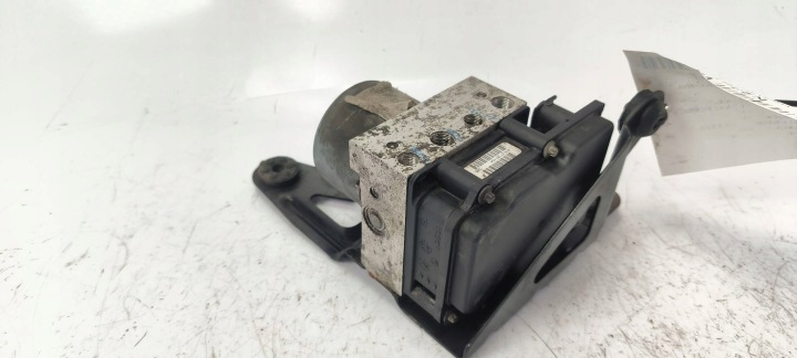 Pompe ABS Frein 8200038695 RENAULT MEGANE SCENIC II