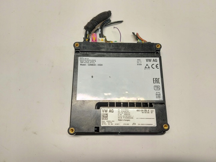 Porsche Taycan 4S 9J1 2021r modul Bedienteil 4N0035282A