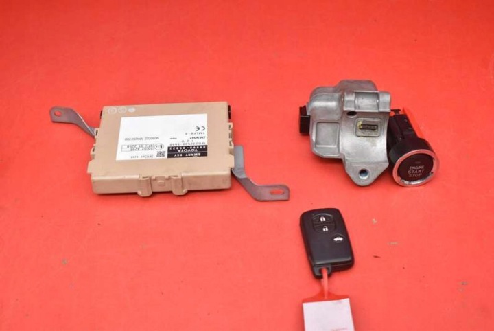 ALLUMAGE UNITÉ DE CONTRÔLE MODULE KEY BOUTON 89990-05032 TOYOTA AVENSIS T27 147 KM