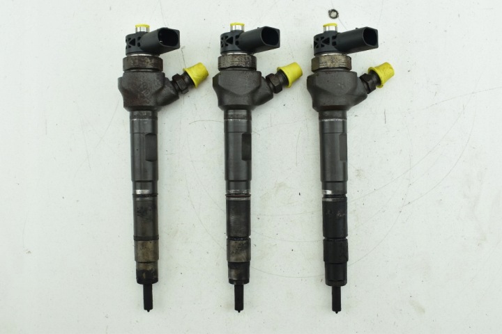 Injecteur VW PASSAT B7 GOLF VI AUDI A3 8P SEAT LEON II 2.0 TDI 03L130277Q