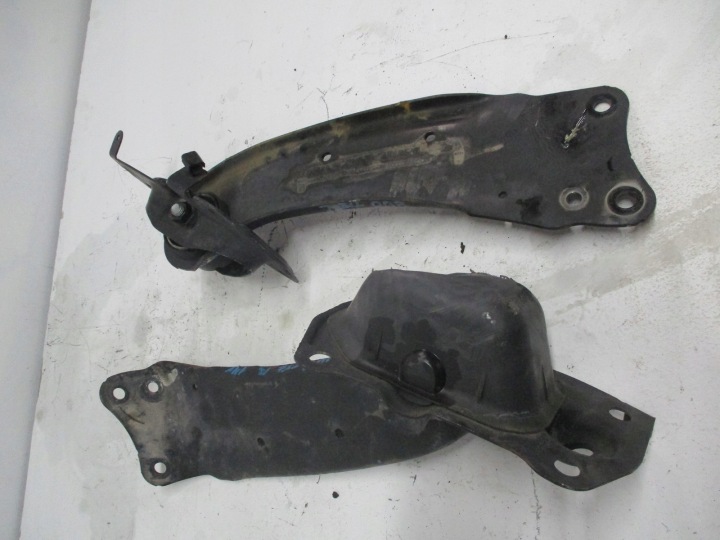 arm of the arm AUDI Q3 8U0 rear part rear
