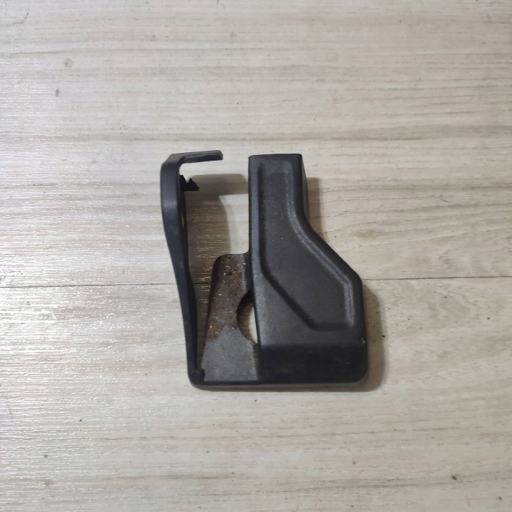 cover szyny of the rear kanapy Peugeot Rifter 9829534880