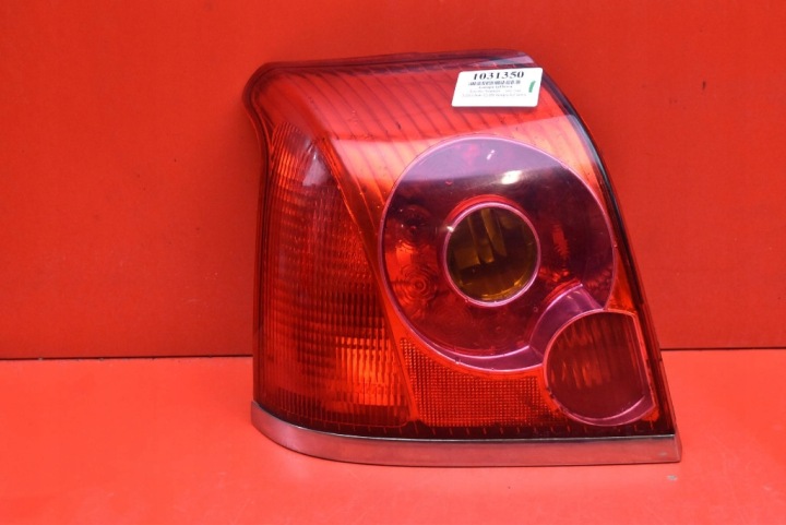 Licht links heck hinten TOYOTA AVENSIS T25 Sedan 02-06
