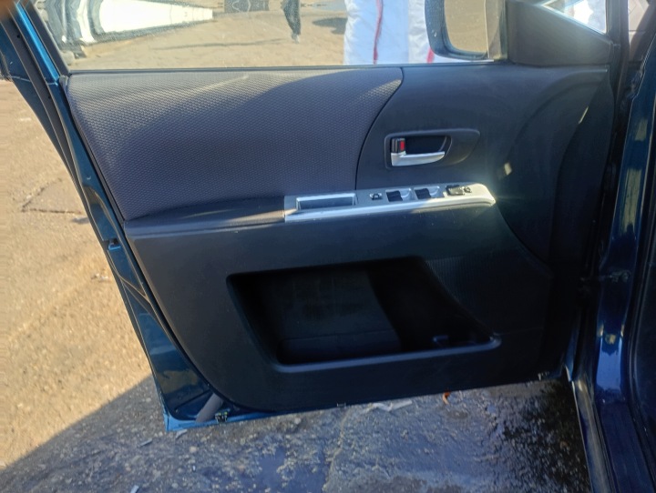 tapacír levá bok levý předek Mazda 5 V 05-10