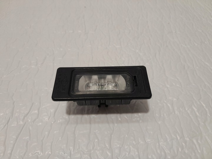 AUDI OE Licht PODSWIETLENIA Kennzeichen Halter 4G0943021