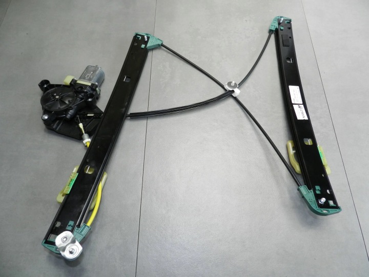 Audi S3 A3 8Y Gestänge rechts vorne 8Y0837462