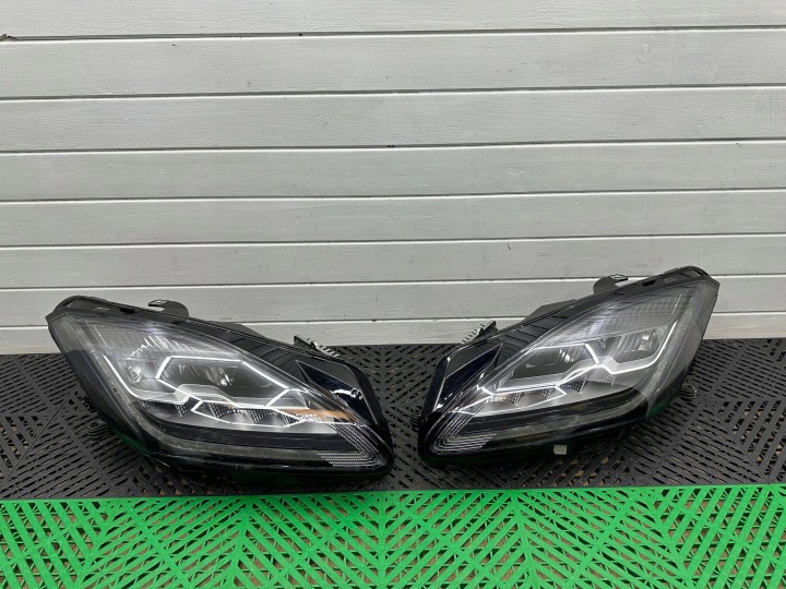 Reflektor Jaguar E-Pace J9C313W030EC J9C313W029EC