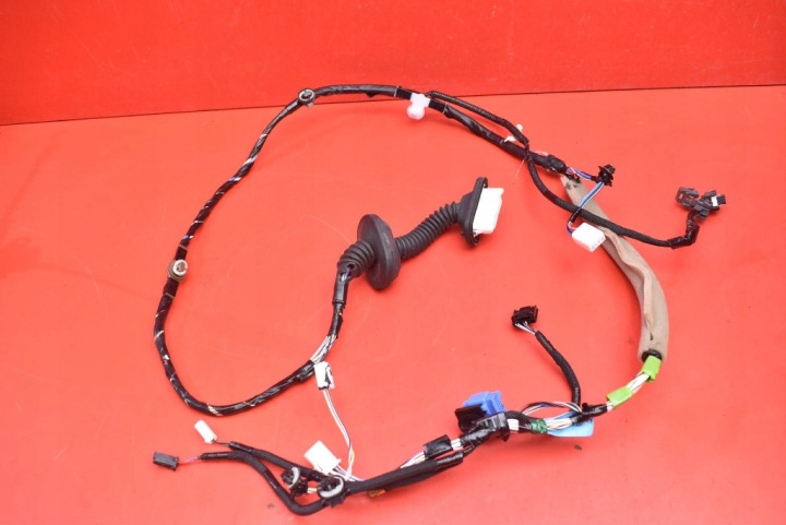 bundle door left rear part 82154-42290 TOYOTA BZ4X 204 KM 22