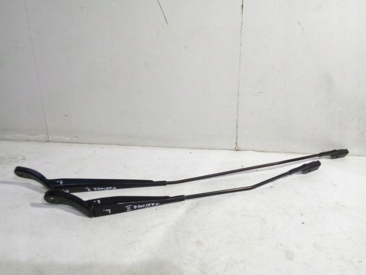 Peugeot Partner II nosac metlica brisača prednji dio
