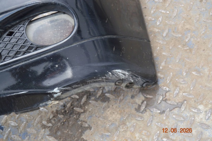 Prednji branik Mercedes-Benz C W203 boja 040 7