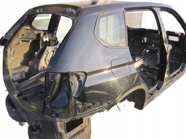 BMW X3 F25 Kotflügel hinten rechts Radhaus Längsträger SCHWARZ 2 schwarzer Blende Abdeckung