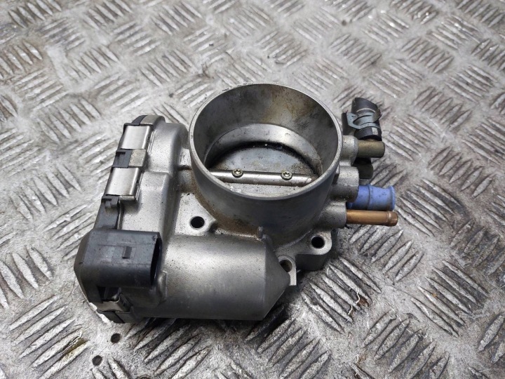 škrtiaca klapka AUDI A6 C5 LIFT 2.4 V6 078133062B