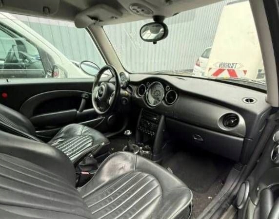 MINI ONE COOPER R50 R52 R53 LCI LIFT prístrojová doska konzola airbagy airbag kokpit