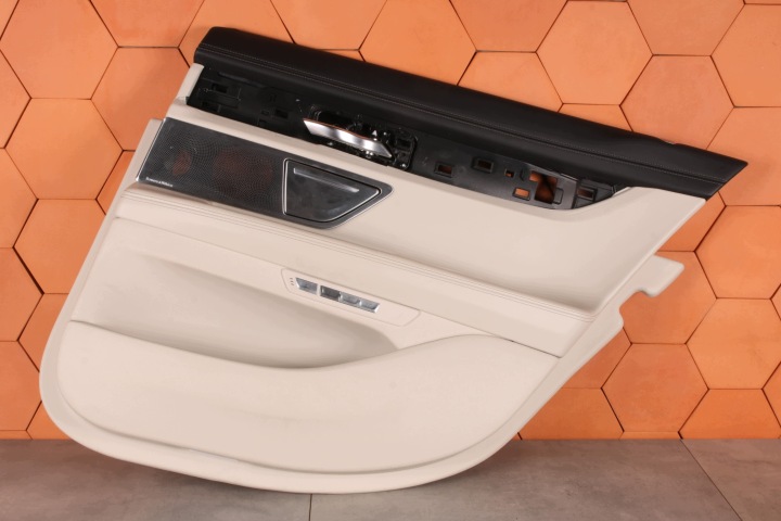 BMW 7' G11 side upholstery door right rear part BOWERS leather ELFENBEINWEISS