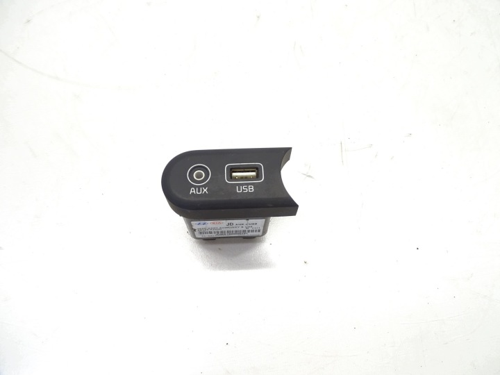 ZLACZE LADOWANIA, Adaptateur USB KIA CEED 96120-A2200