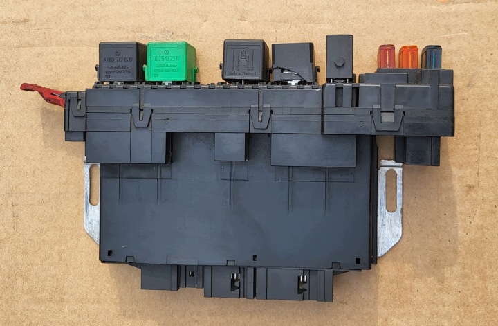 Scatola PRZEKAZNIKOW fusibili modulo SAM MERCEDES SKL W220 A0205451832