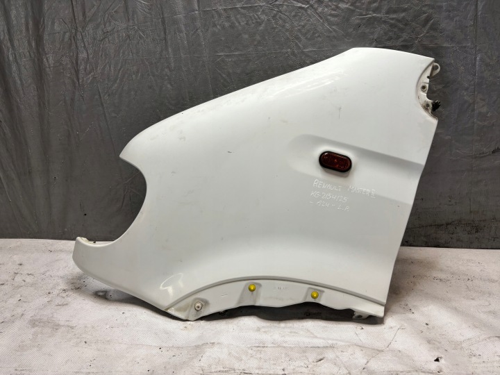 blatník levý předek Renault Master II 2 przedlift k: 0389