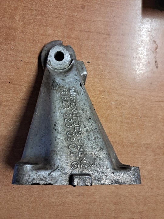engine mount MERCEDES W124 3,0 6032230904