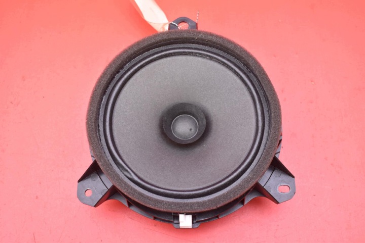 speaker right front 86160-02B80 TOYOTA YARIS 4 IV 5D 20-24