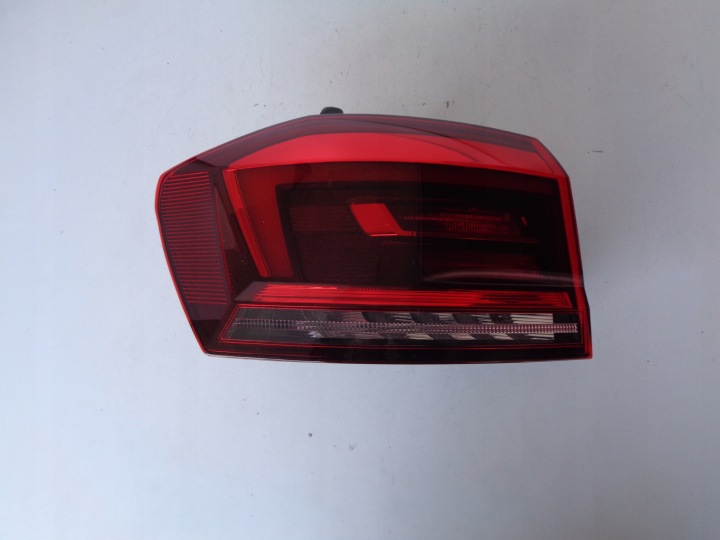 light left rear VW GOLF SPORTSVAN 510 18- LED