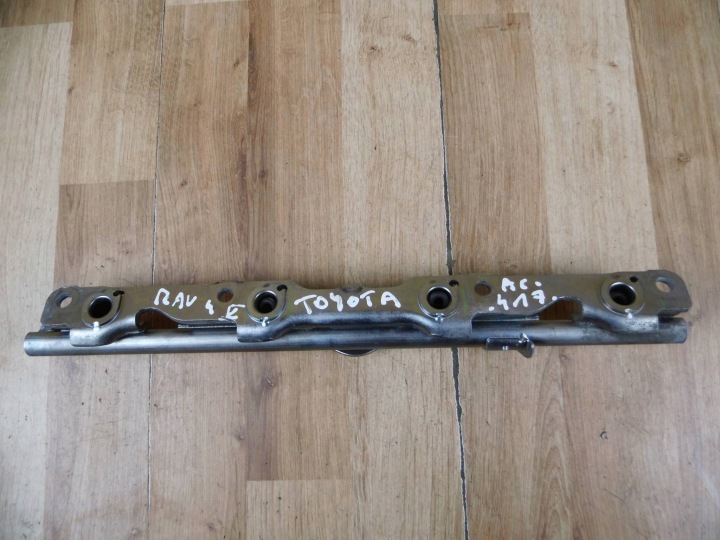 Toyota Corolla E21 2.0 HYBRID Kraftstoffverteiler Einspritzleiste 23814-24010