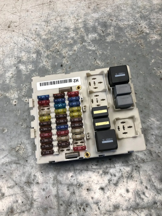 boîte à fusibles FORD FOCUS MK1 2M5T-14A073-BE
