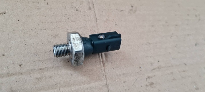 Q5 8R LIFT snímač tlaku oleje 2.0 TDI 03C919081 A4 B8 A5 A6 C7 4G