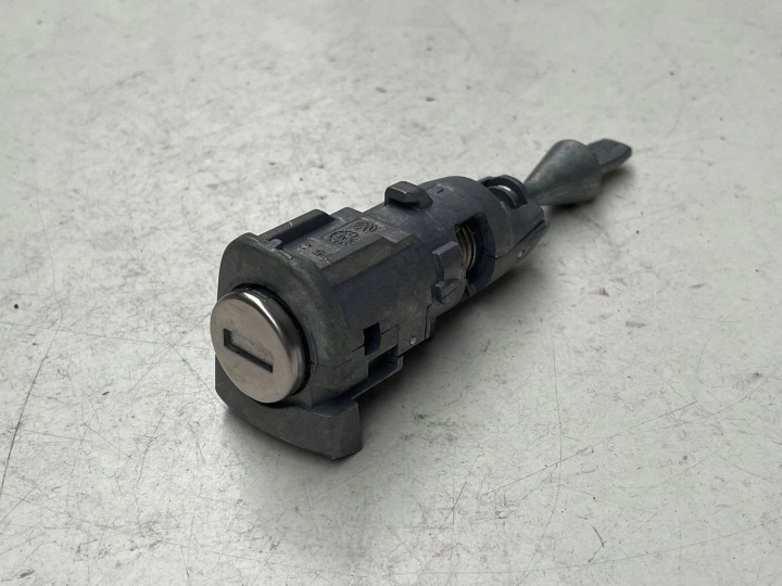 de la Serrure PRAWYCH PRZEDNICH Portière VW GOLF VI VARIANT 1K5837167 13249076 !J