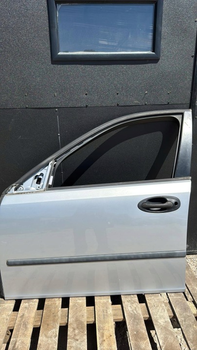 Tür links vorne links vorne SAAB 9-3 93 Farbe 268 02-07 Sedan KOMBI