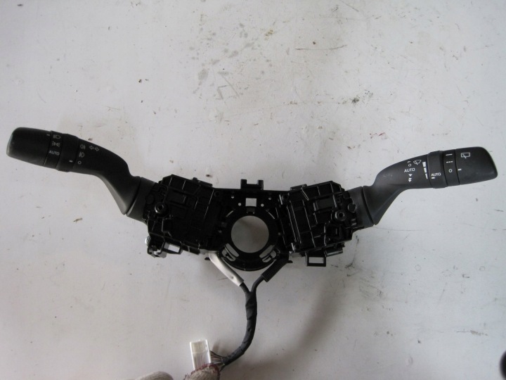COMMODO ESSUIE GLACE TOYOTA YARIS CROSS