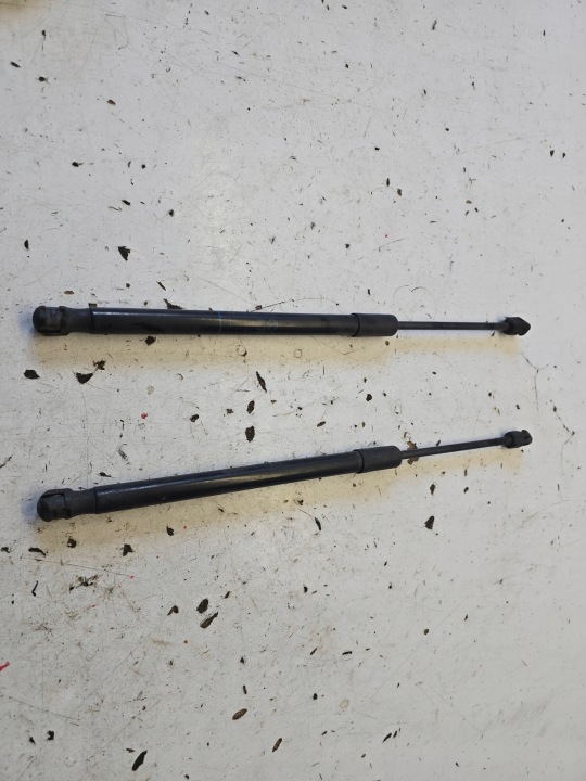OPEL INSIGNIA B SILOWNIKI bonnets right left KOMPLET 2 SZTUKI