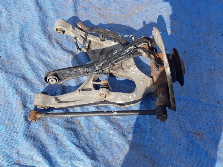 schenkel Achsschenkel Radnabe Radlager heck rechts Mercedes ML W166 Querlenker