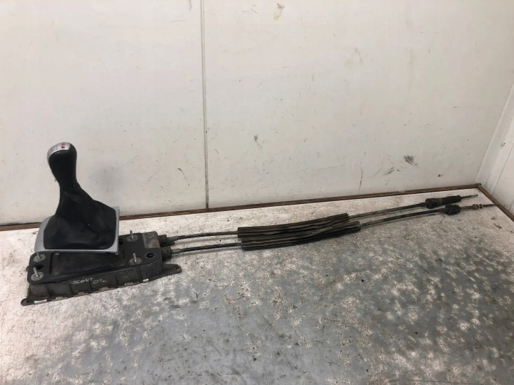 Schalthebel Schaltkulisse getriebe SKODA OCTAVIA II SCOUT 1K0711049CK