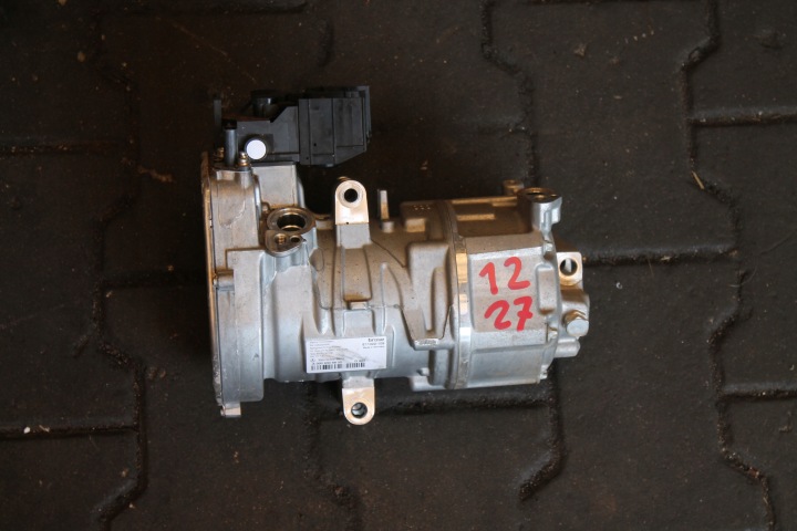 1227. compressor of the air conditioning MERCEDES A0008306802
