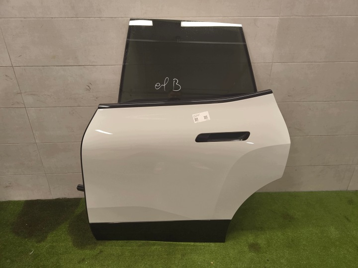 BMW iX i20 Tür links heck Farbe A300