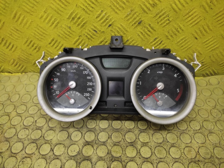 RENAULT MEGANE II 1.9 DCI quadro strumenti TACHIMETRO contagiri 8200399700C