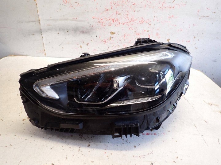 Licht vorne vorne links MERCEDES C-KLASA W206 2021- FULL LED A2069068104