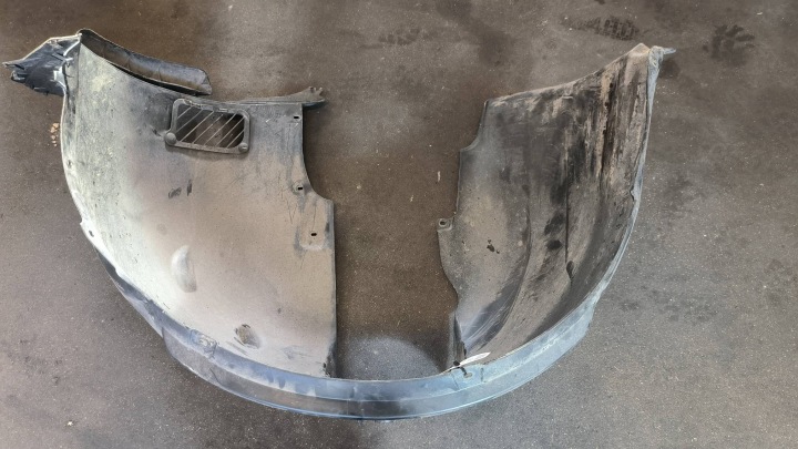 pare boue droit avant SKODA OCTAVIA IV