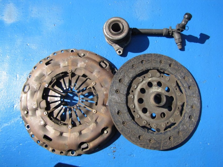VOLVO S60 V70 XC70 2.4 D5 - Kupplung Druckplatte komplet