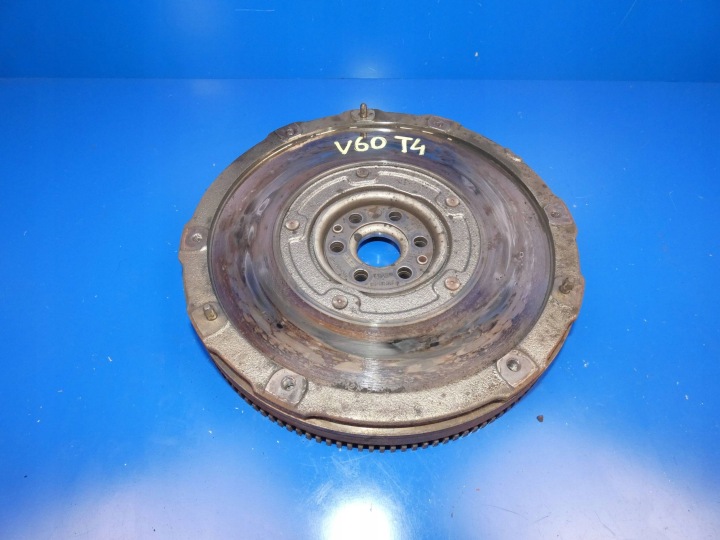 VOLVO V60 und S60 II V40 FORD 1.6 T4 T3 Reifen Rad Schwungrad DWUMAS
