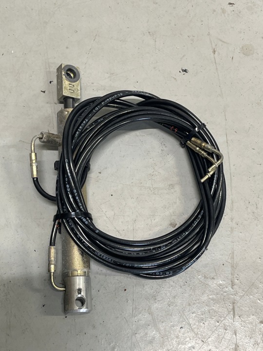 MERCEDES R230 SL 5,5 AMG Dämpfer dach rechts A2308001272 Schläuche 52 42