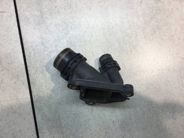 clutch of water BMW 1 E87 118 D 7800048